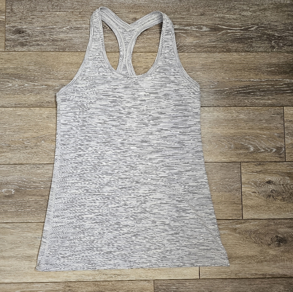 Womens lululemon tank top sz 8